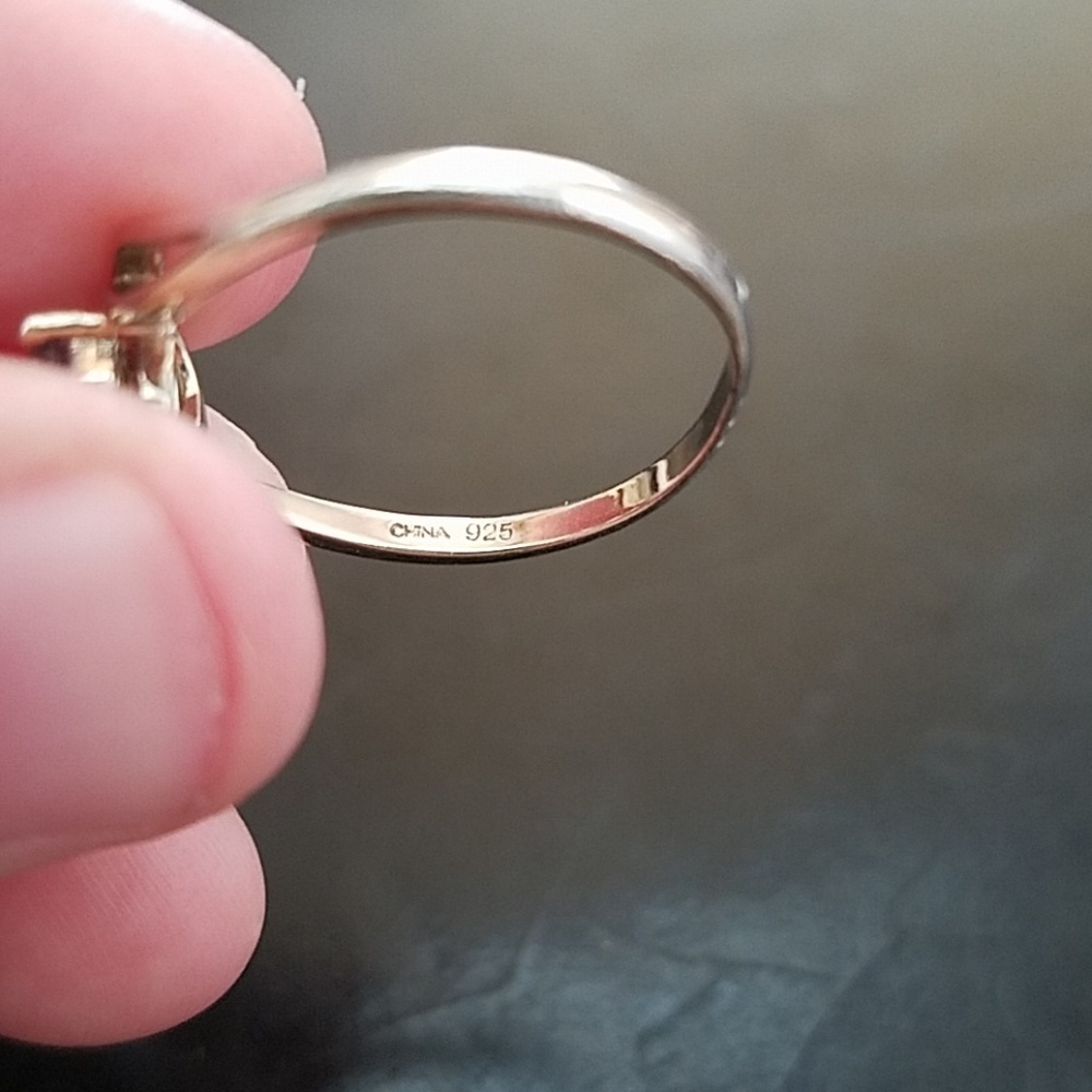 Sterling Silver and Amethyst Ring - Picture 5 of 7